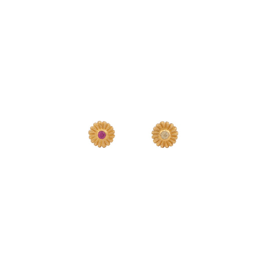 Daisy Flower Stud Earring with Gemstone - Hunt Of Hounds