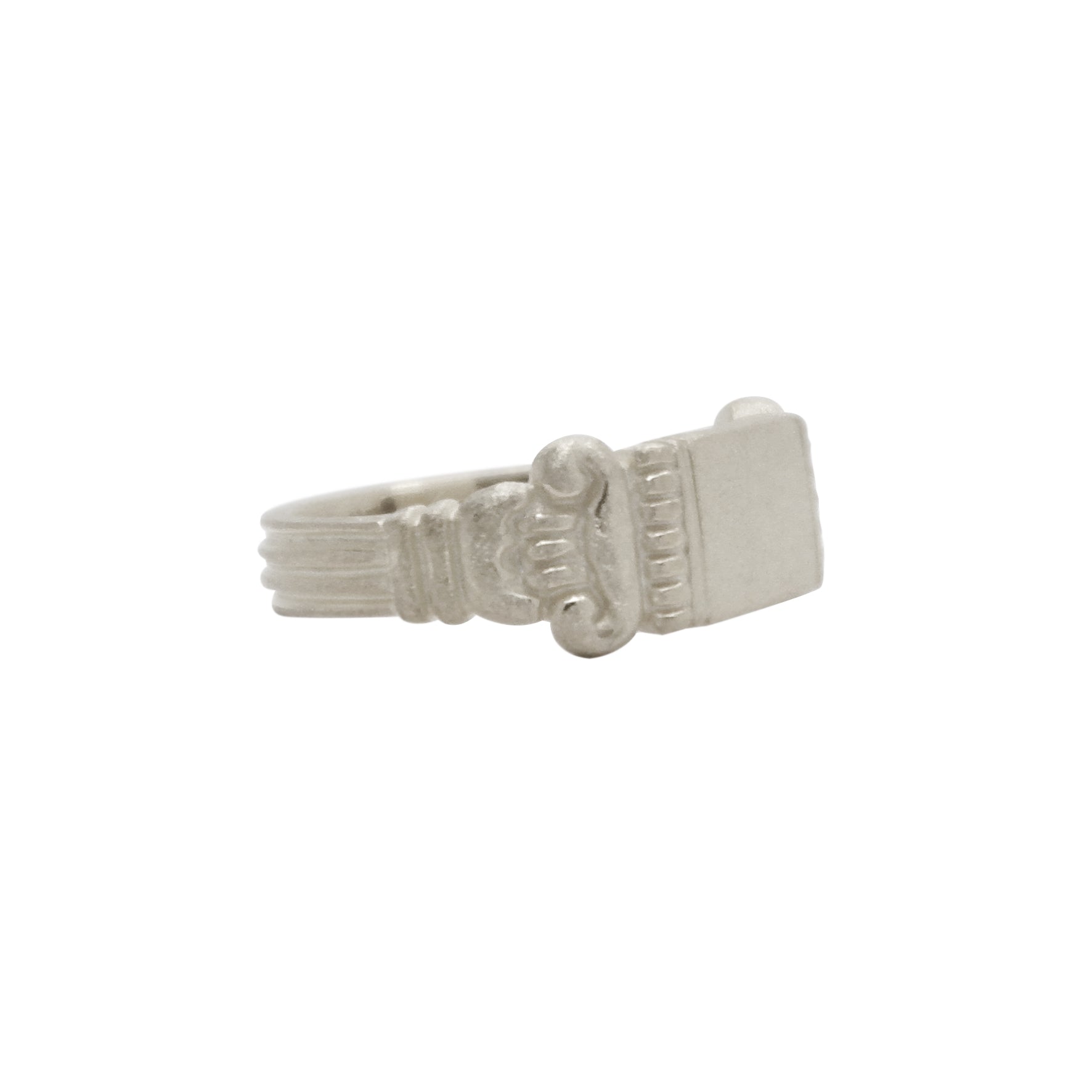 Hunt Of Hounds Volua Signet Ring. Ancient column design.